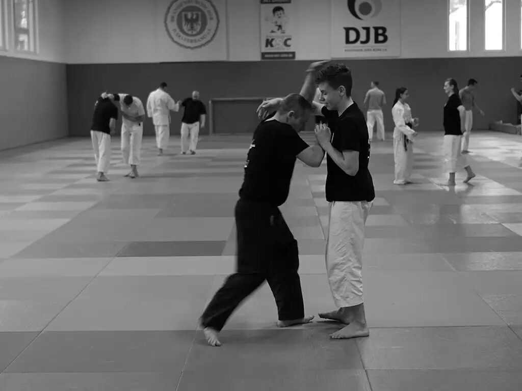 Der letzte Rollen, Fallen, Werfen Lehrgang 2 tempImage2nr0DK Traditionelles Karate Strausberg e.V.